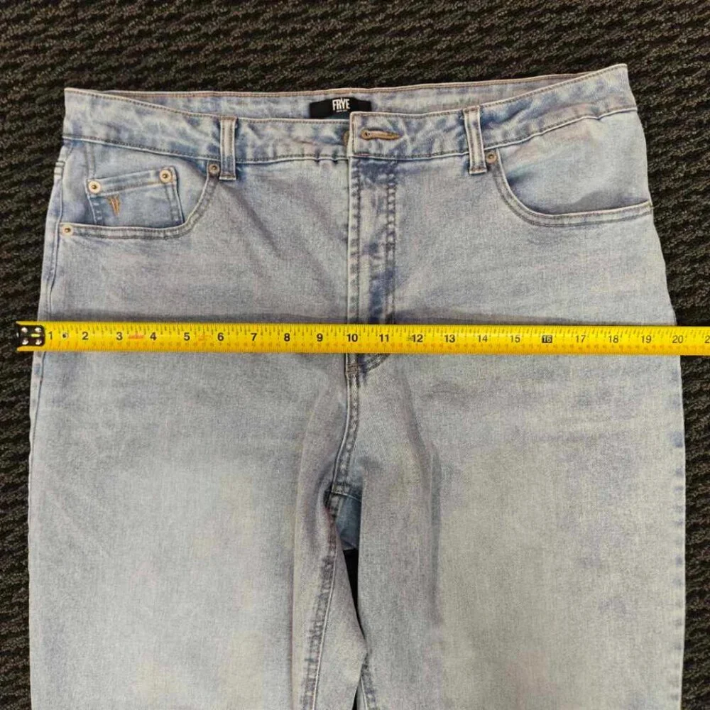 Frye Light Wash Blue Denim Straight Leg Jeans Classic 5-Pocket High Rise Size 31